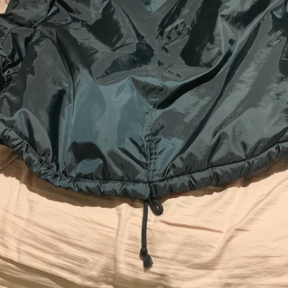 Champion, wind breaker style jacket - Picture 6 of 7